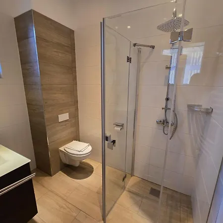 Kronprinz Hotel 2*