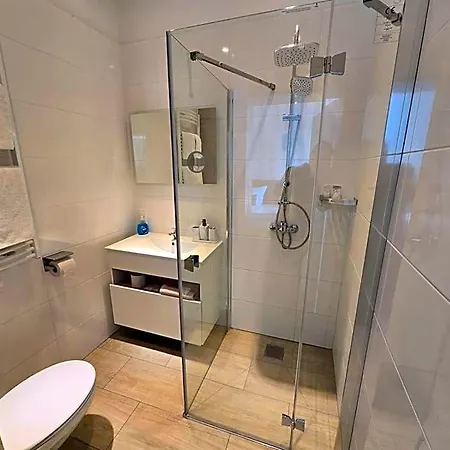 Kronprinz Hotel 2*